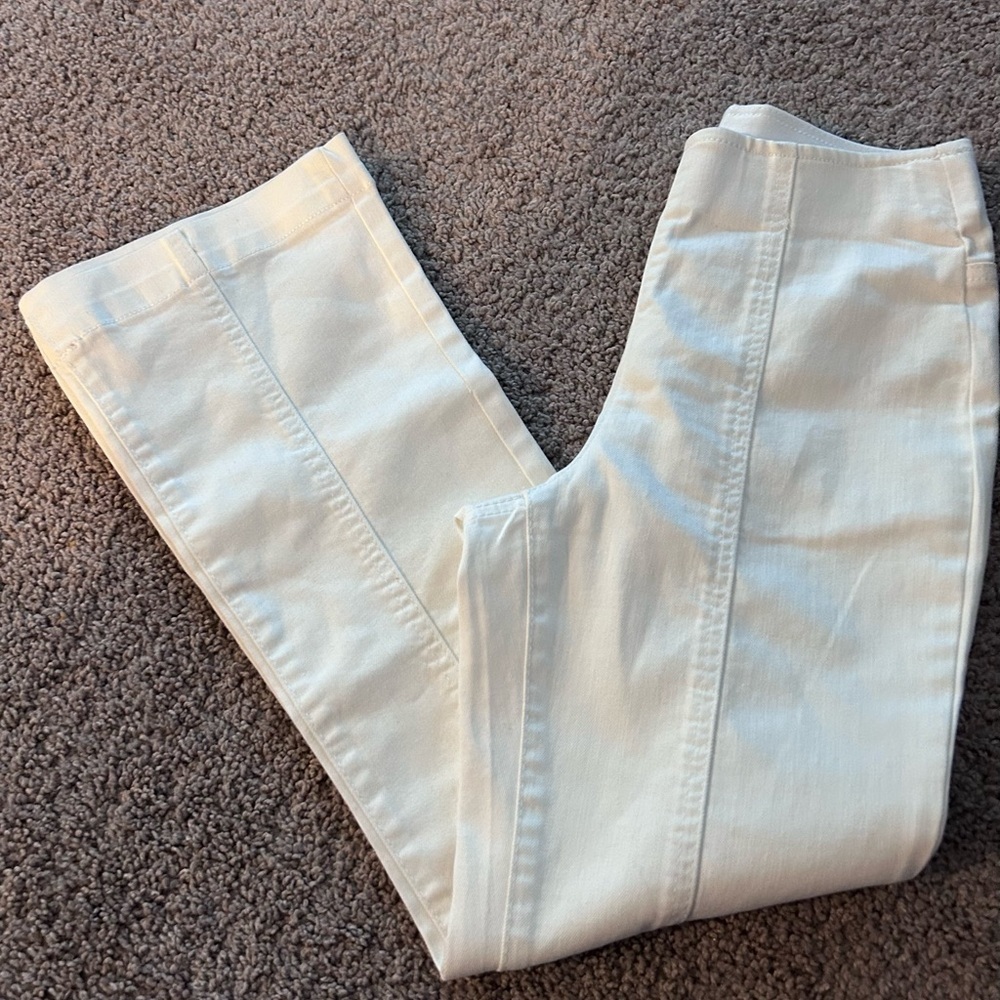 I.N.C Crop White Stretchy w Little Bell Bottoms

Size 0